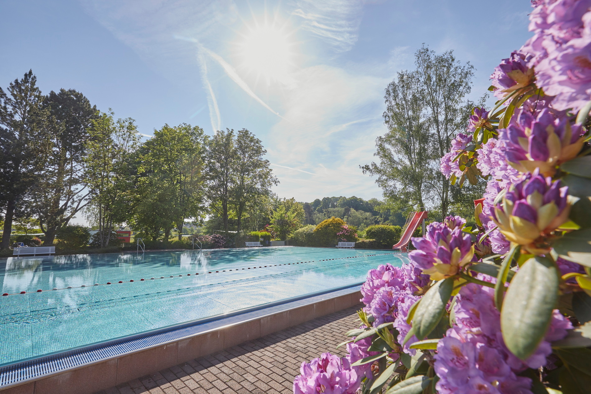 Außenansicht Freibadbecken